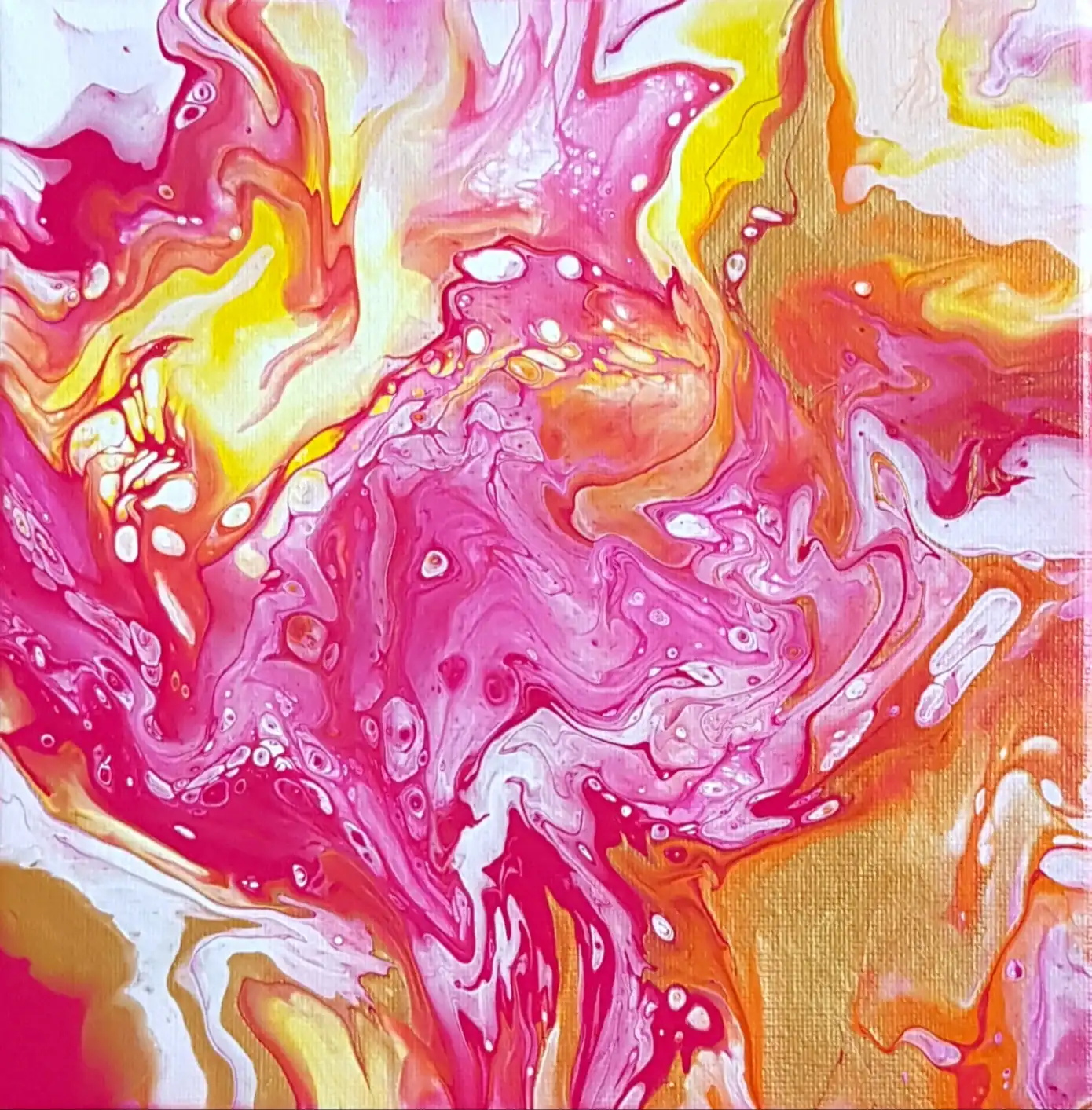 Peinture en acrylic pouring rose doré et jaune